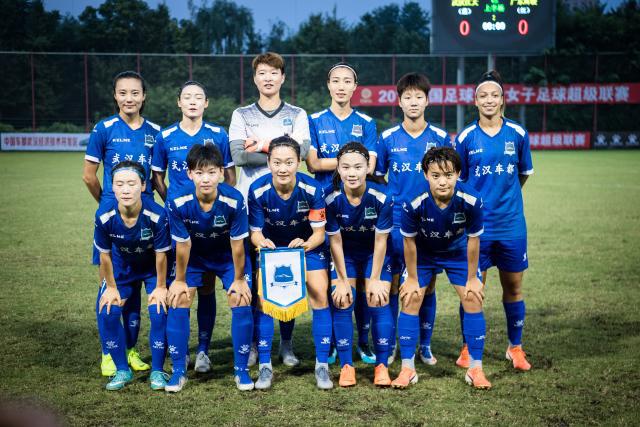 邮报：曼联打击票务黄牛出现“误伤”，封禁球迷季票遭抗议